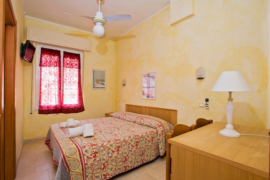 Hotel Lido Pietra Ligure Camera foto