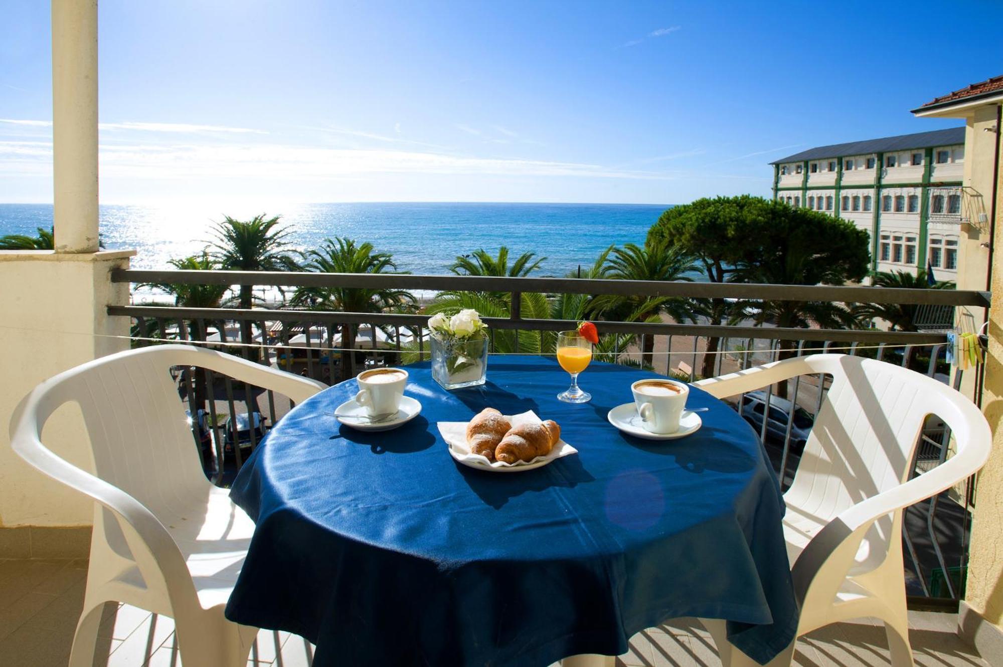 Hotel Lido Pietra Ligure Esterno foto