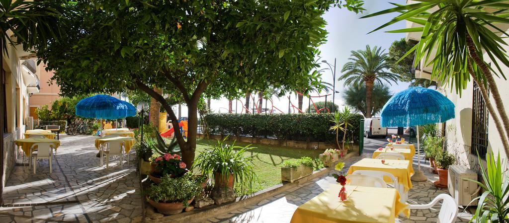 Hotel Lido Pietra Ligure Esterno foto