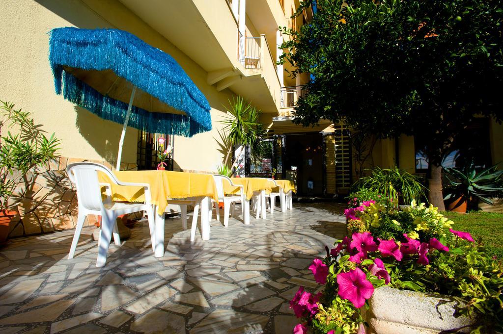 Hotel Lido Pietra Ligure Esterno foto