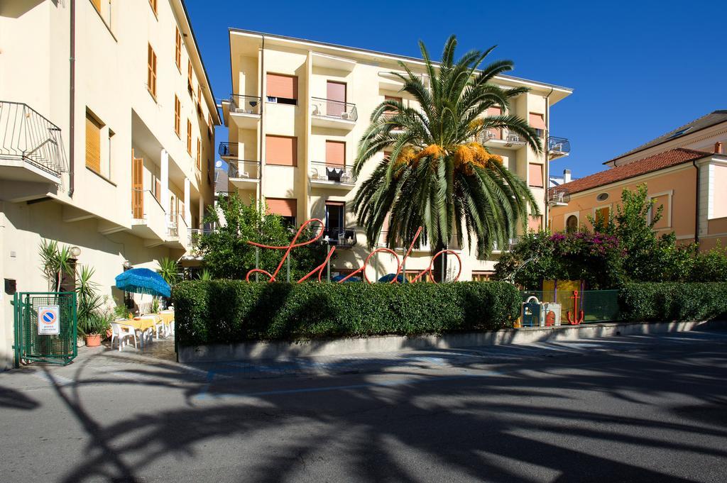 Hotel Lido Pietra Ligure Esterno foto