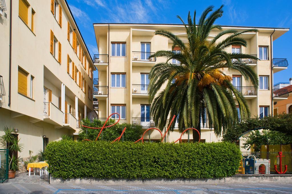 Hotel Lido Pietra Ligure Esterno foto