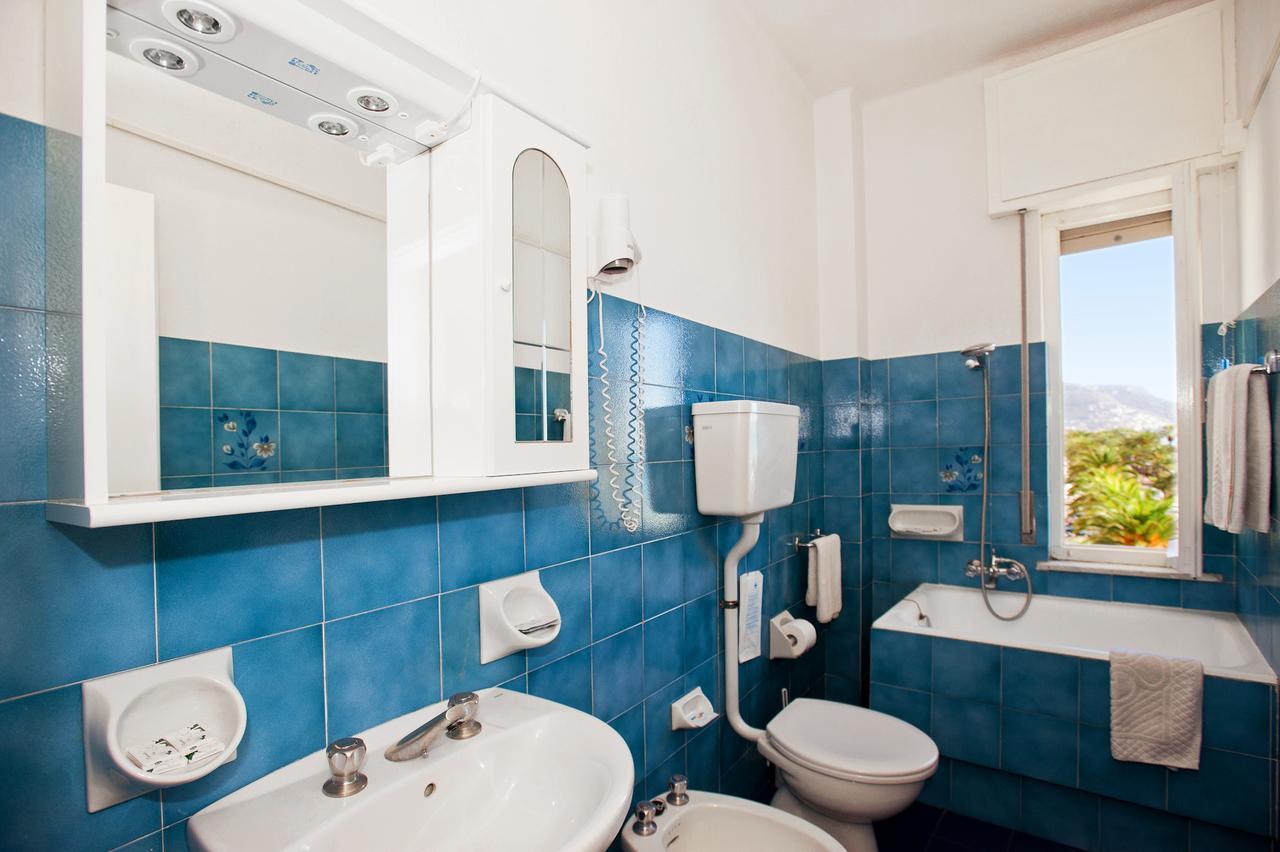 Hotel Lido Pietra Ligure Esterno foto